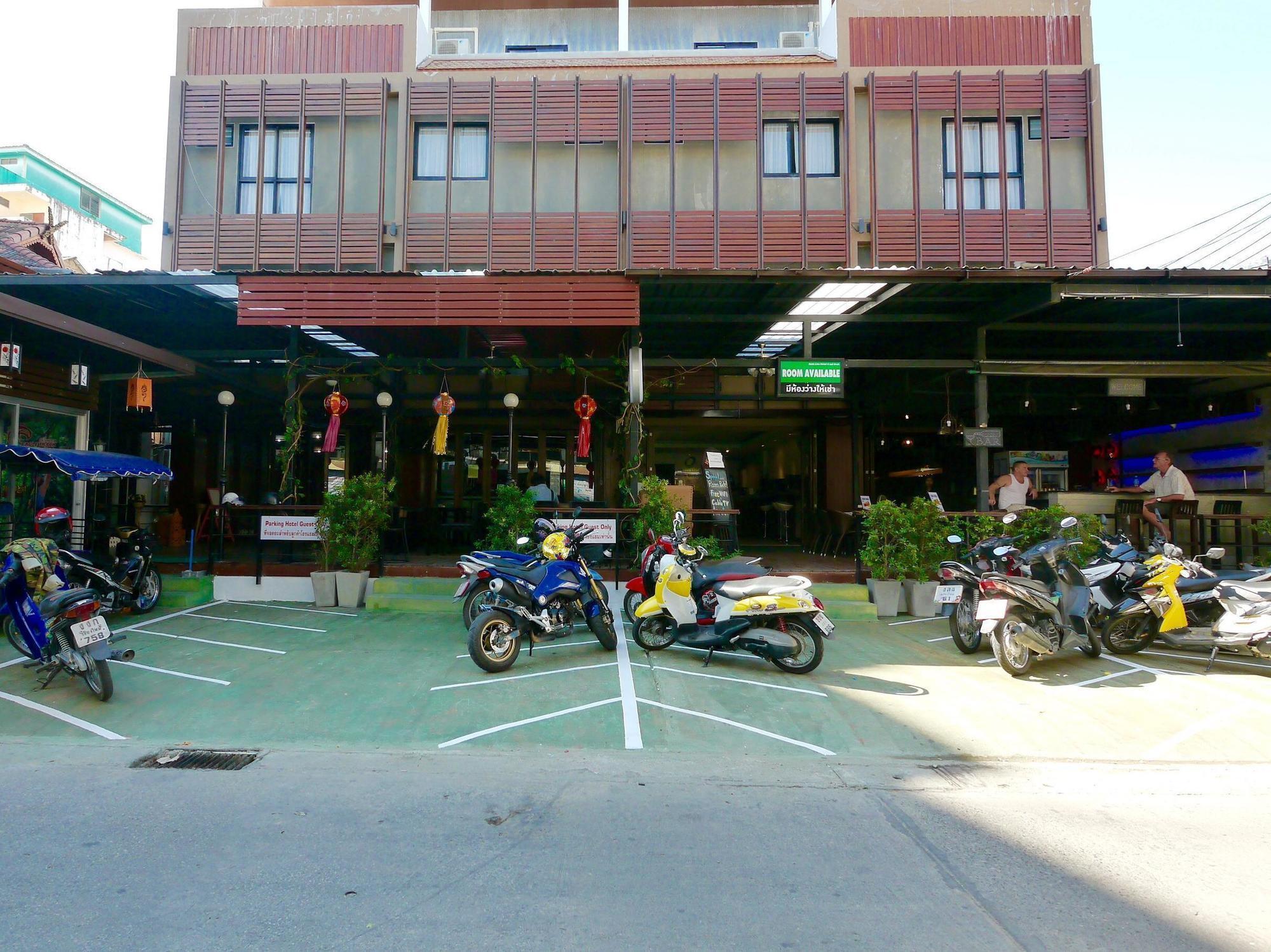 Basic Line Hotel @ Loikroh Chiang Mai Exterior foto