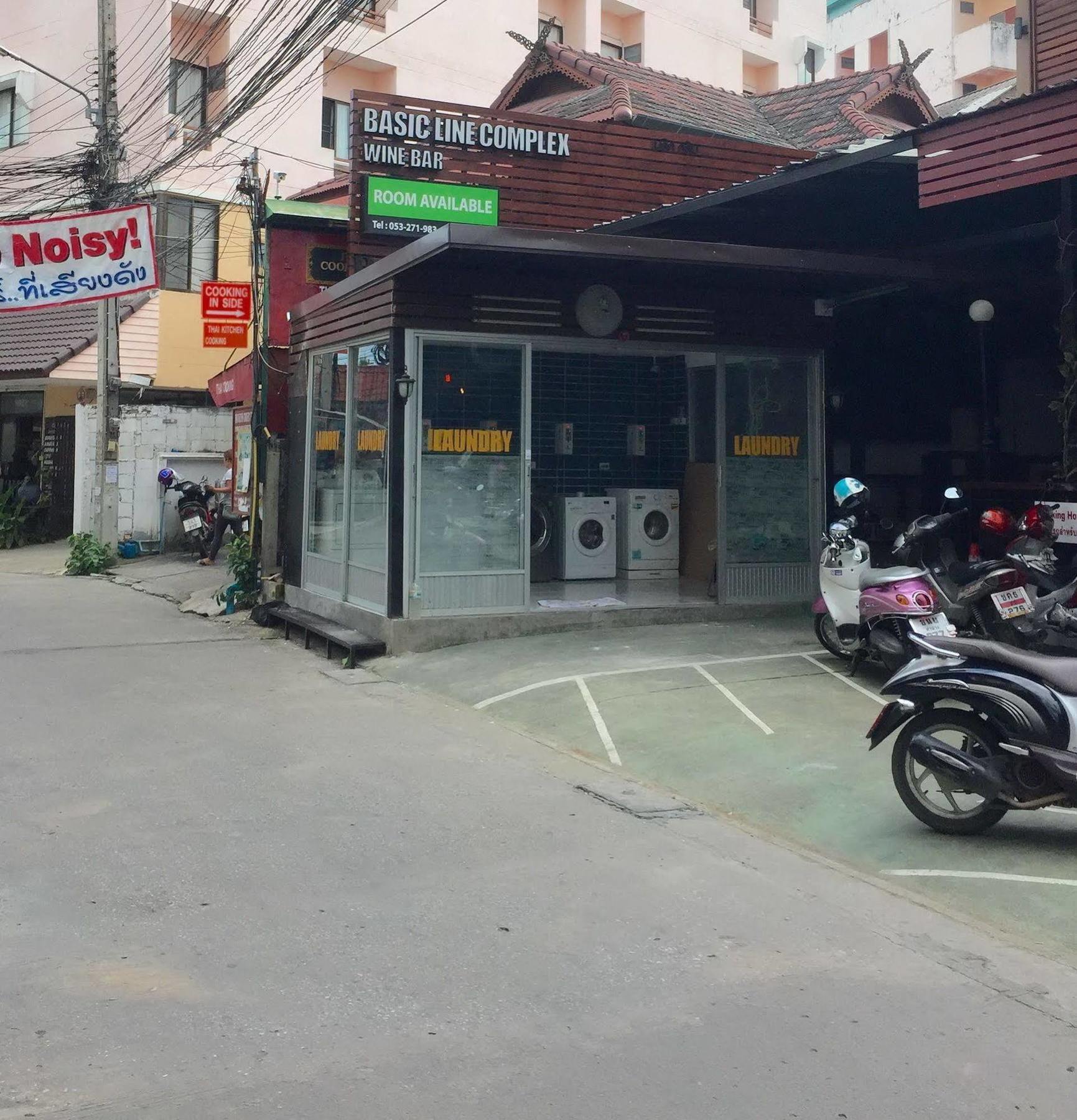 Basic Line Hotel @ Loikroh Chiang Mai Exterior foto